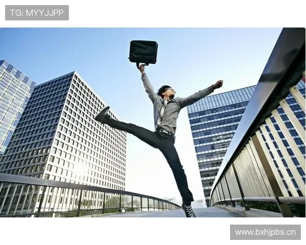 贝林厄姆无球跑动与空间利用：前插时机如何把握