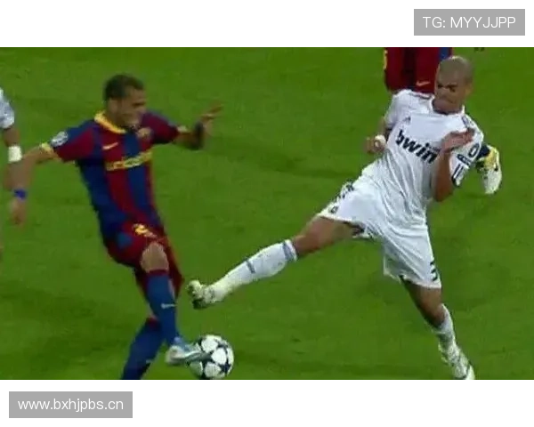 内维斯与罗德里:控场后腰的战术角色与体系适配解析 内维斯与罗德里:控场后腰的战术角色与体系适配解析