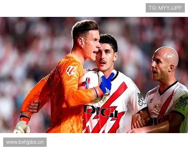 巴萨困境再升级：战术混乱与管理分歧背后，是否面临衰落危机？